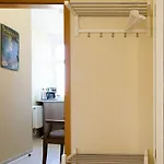 Wohlfuehlen Mit Grossem Balkon Apartman
